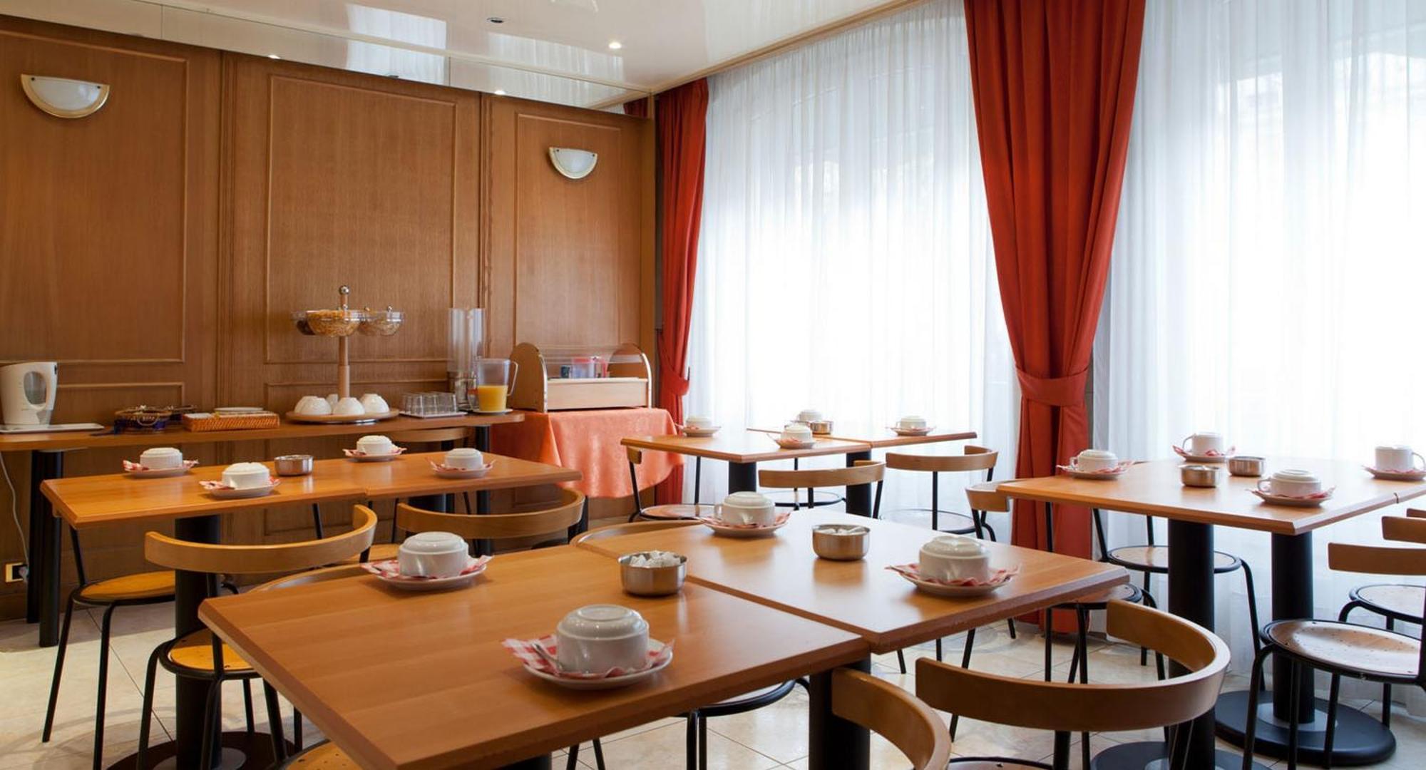 Hotel Cosmotel Parigi