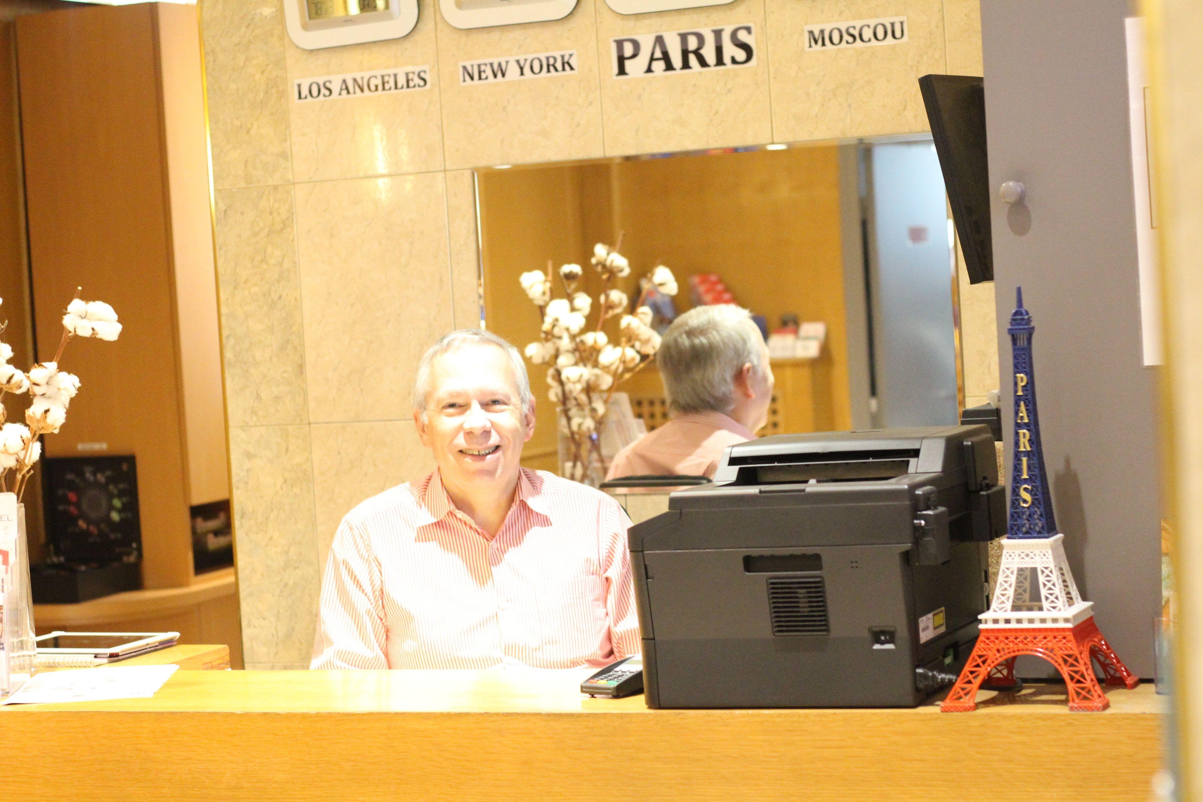 Hotel Cosmotel Parigi