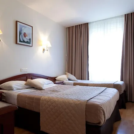 Cosmotel 3* Parigi