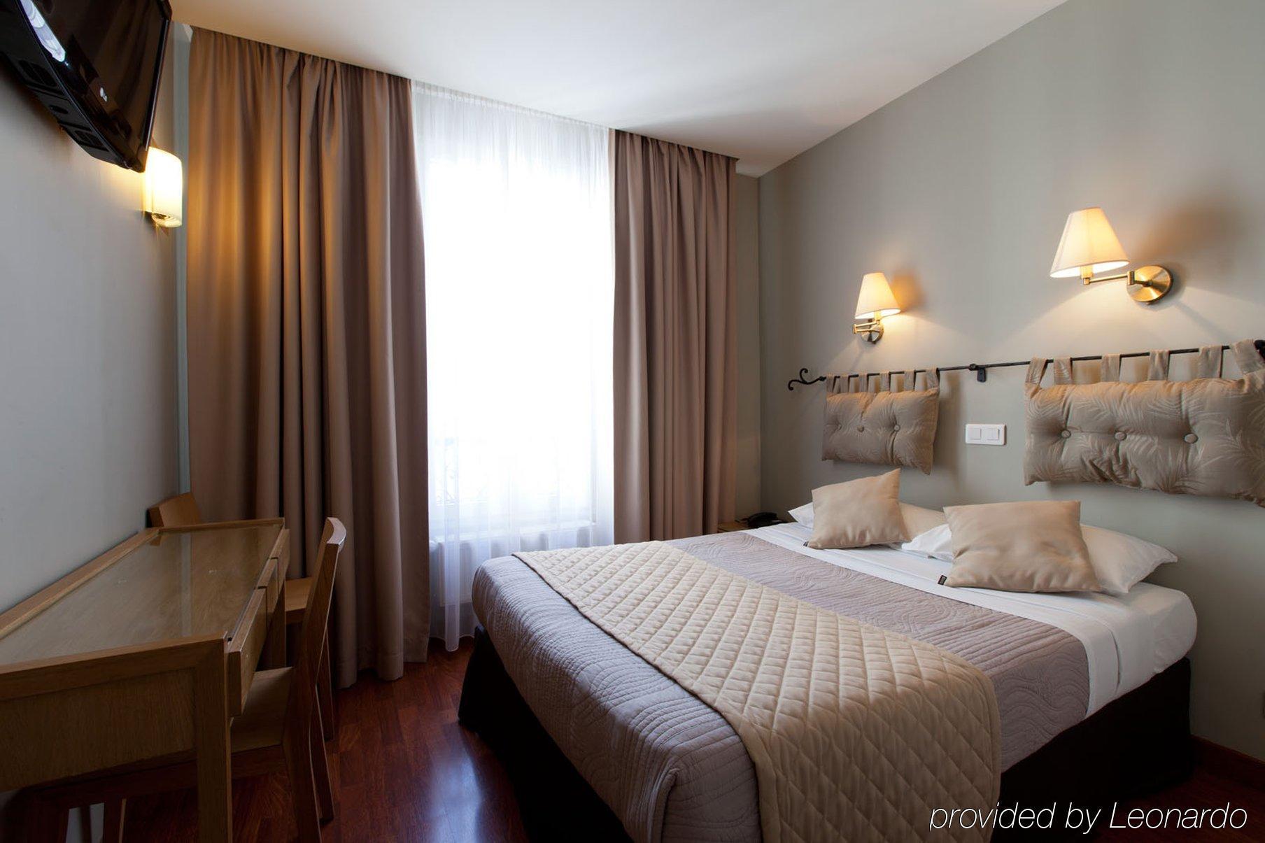 Hotel Cosmotel Parigi